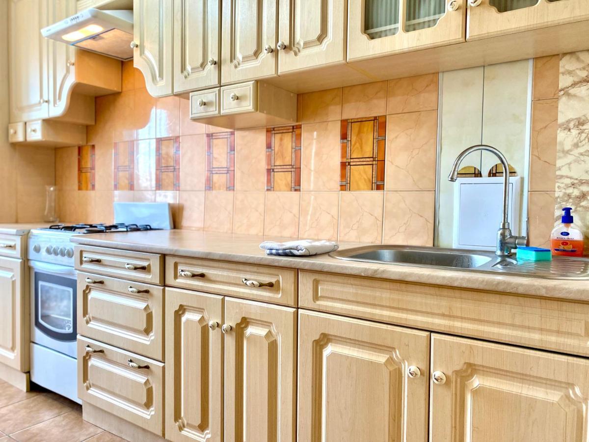 Apartpoltava Елегантна Квартира В Новобудові,Біля Каштанової Алеї, Центр Міста, Звітна Документація Ngoại thất bức ảnh