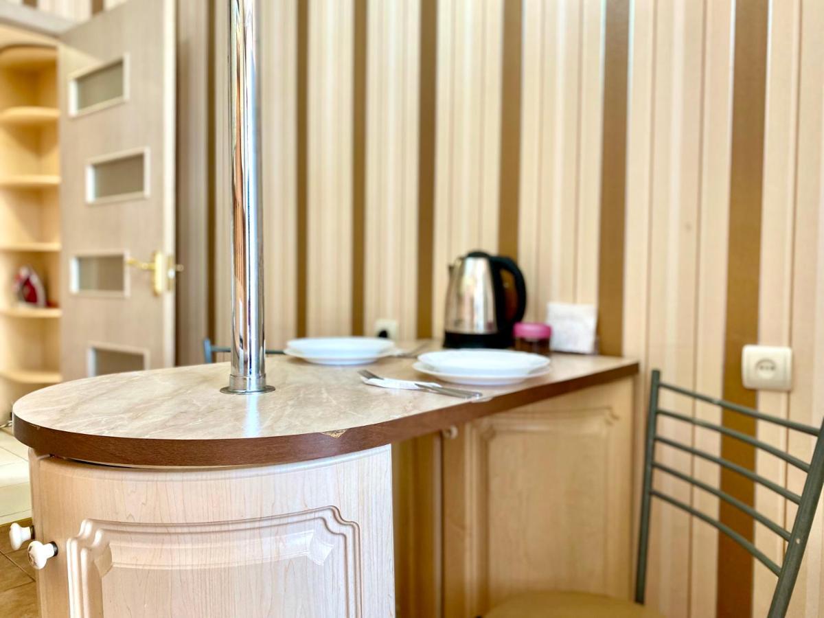 Apartpoltava Елегантна Квартира В Новобудові,Біля Каштанової Алеї, Центр Міста, Звітна Документація Ngoại thất bức ảnh
